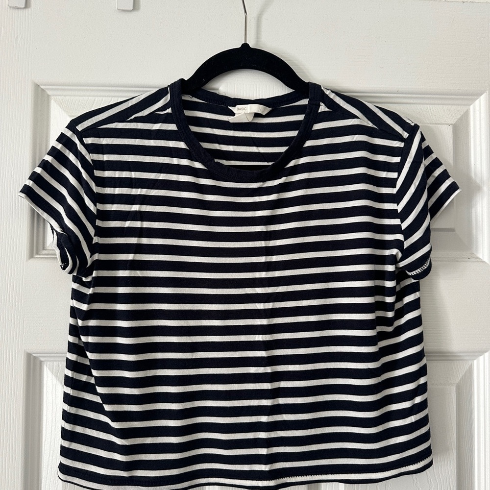 H&M Black and White Crop Tee with Cuffed Sleeves